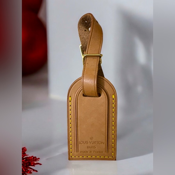 Louis Vuitton Authentic Leather Brown Luggage Tag Adjustable Belt Style Loop - Picture 1 of 2